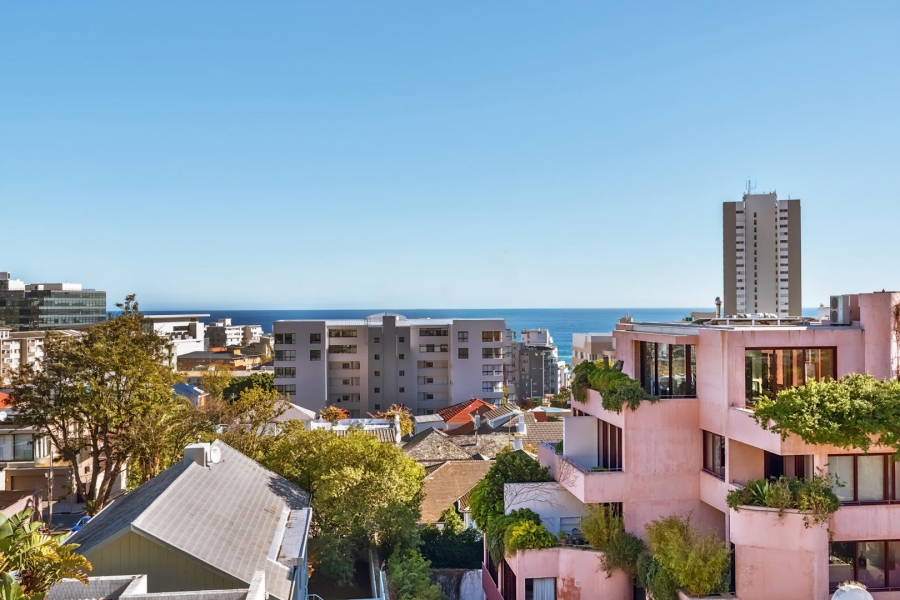 5 Bedroom Property for Sale in Fresnaye Western Cape